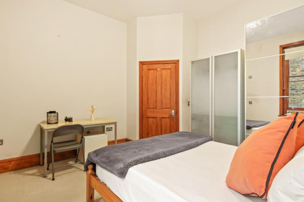 Homestay Elgin Avenue Hububb London